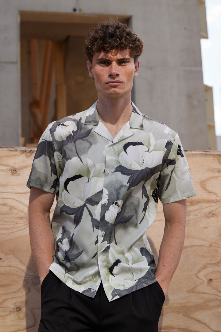 Bruuns Bazaar Men VanBBHomer AOP shirt Skjorter Big Flower