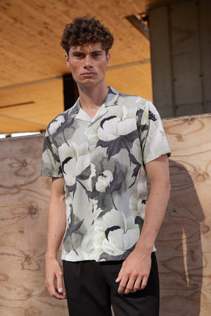 Bruuns Bazaar Men VanBBHomer AOP shirt Skjorter Big Flower