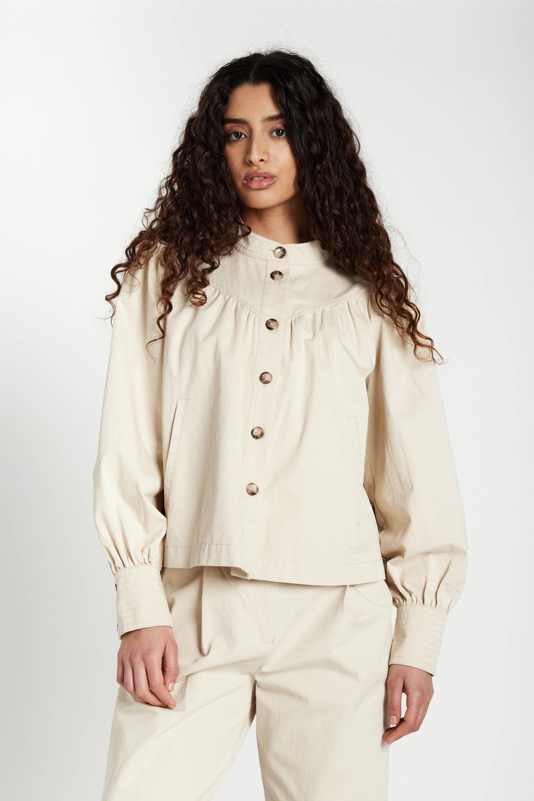Bruuns Bazaar Women ThrinaxBBTindra jacket Overtøj .Sand