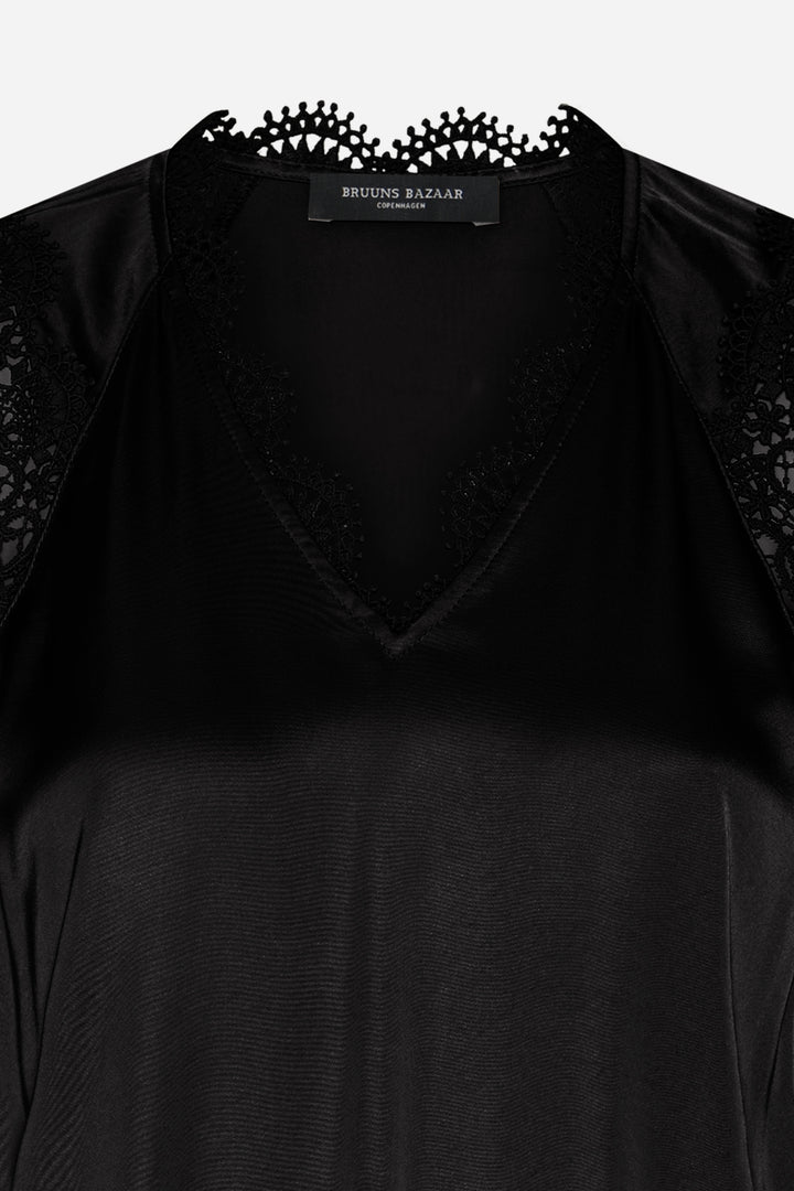 Bruuns Bazaar Women WeckiaBBSynje bluse Bluser Black